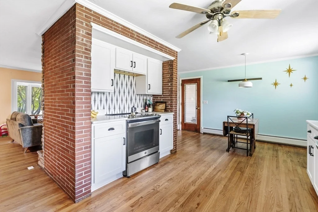 Photo of 6 Valley Ln