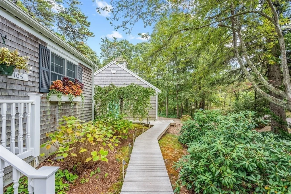 Photo of 105 Great Fields Rd