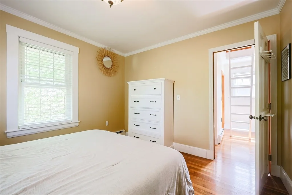 Photo of 90 Allen St