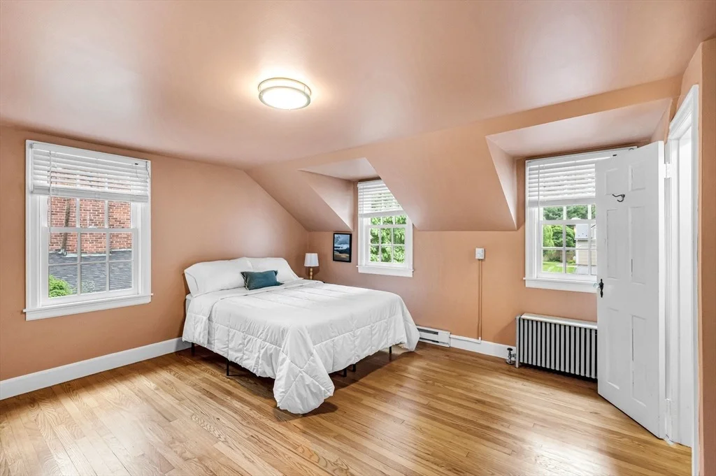 Photo of 28 Brittany Rd
