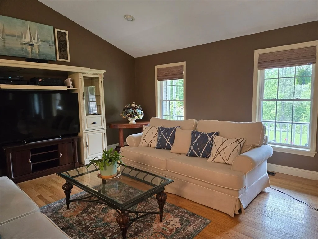 Photo of 493 Hubbardston Rd