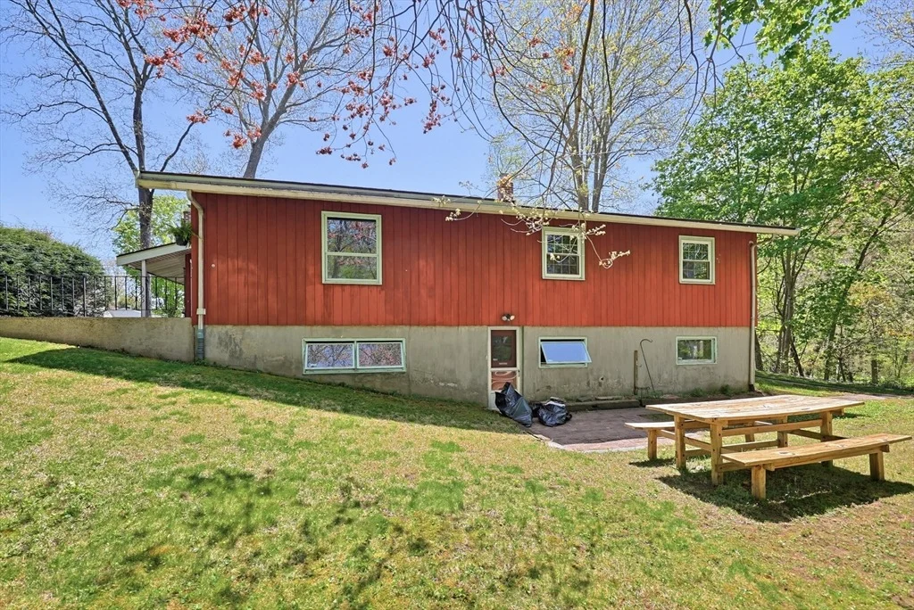 Photo of 21 Daggett Road
