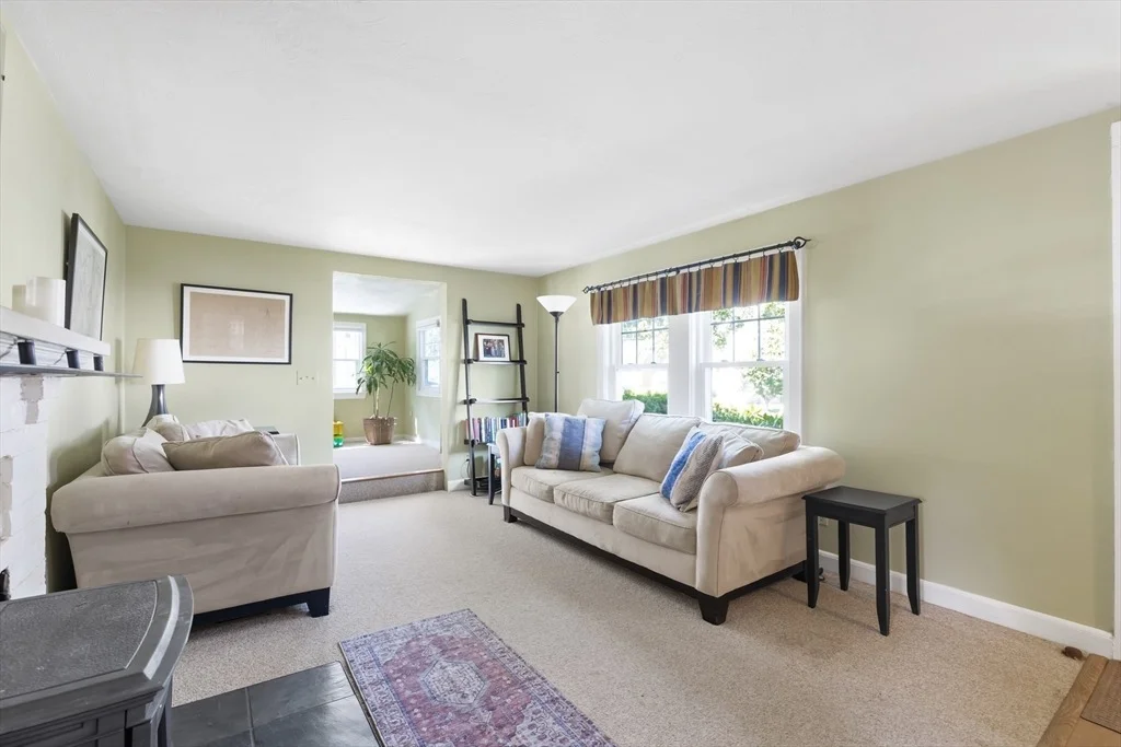 Photo of 42 Hawthorn Ave