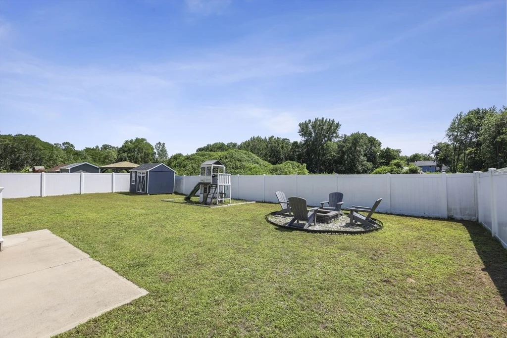 Photo of 51 Elaine Cir