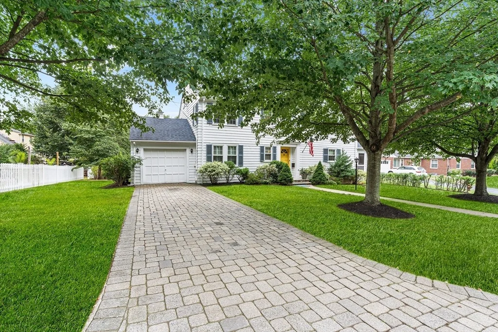 Photo of 4 Oakland Cir