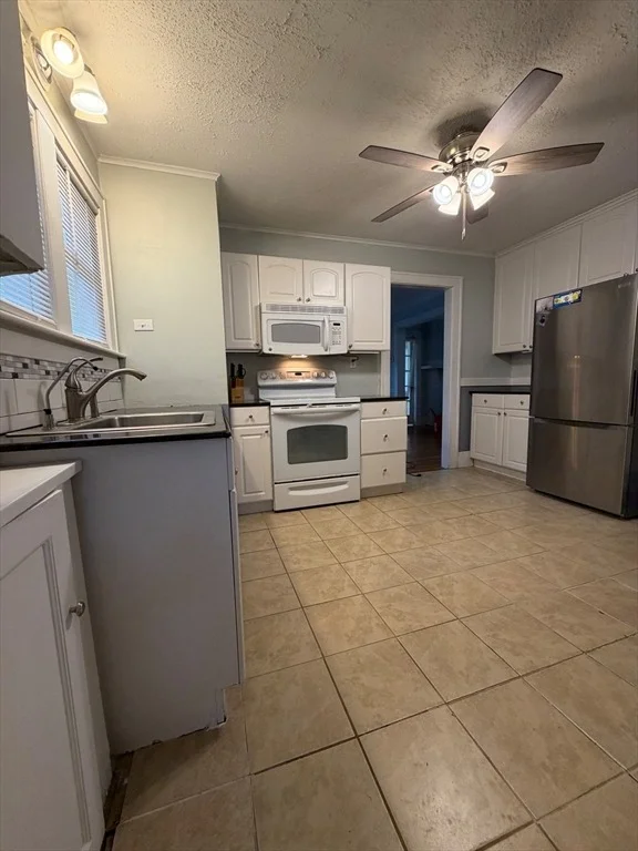 Photo of 16 Fenimore Blvd