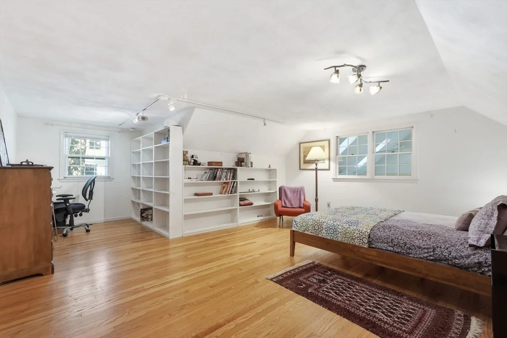 Photo of 10 Dana St