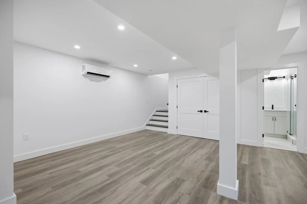 Photo of 61 Mcalee Ave