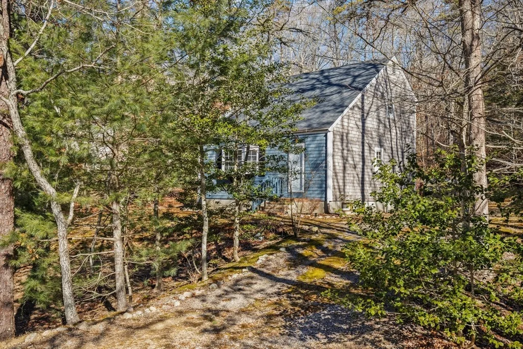 Photo of 73 Deerfield Rd