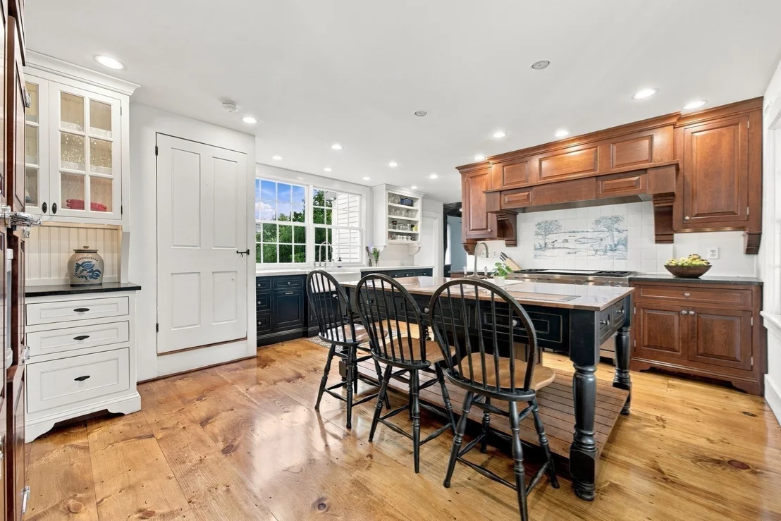 Photo of 304 Warren Rd