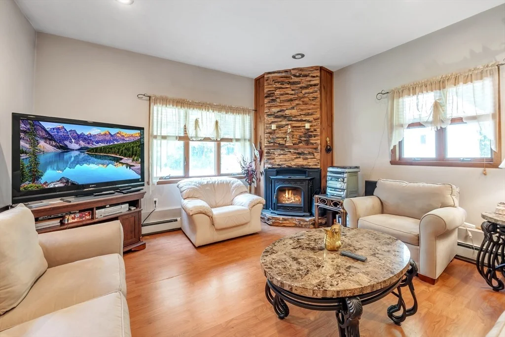 Photo of 8 Brookside Rd