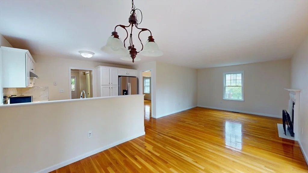 Photo of 8 Westside Dr