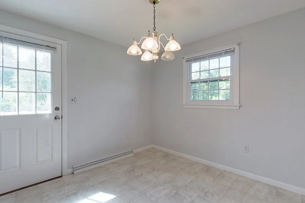 Photo of 392 Acton Rd