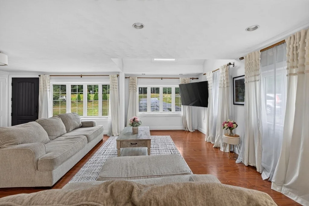 Photo of 769 Potter Rd