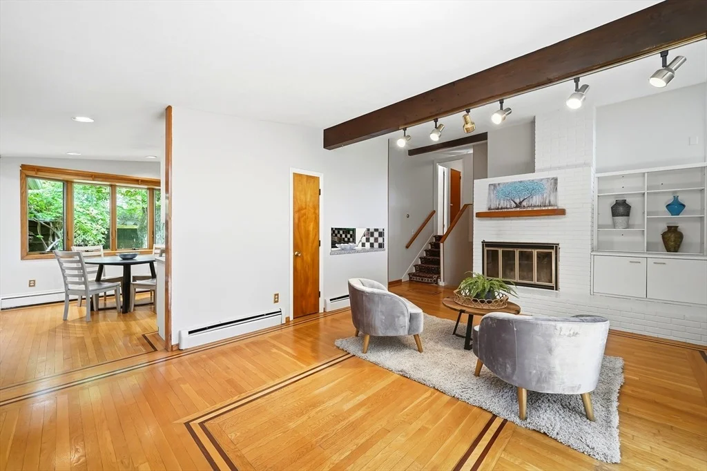 Photo of 6 Angier Rd