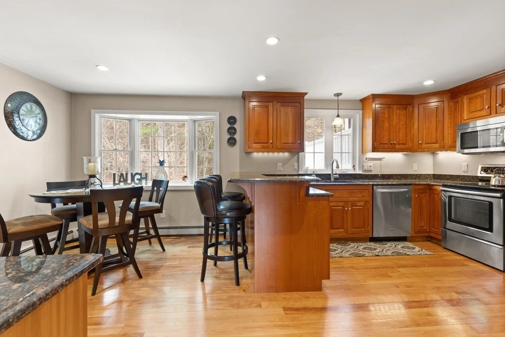 Photo of 35 Meadowbrook Dr