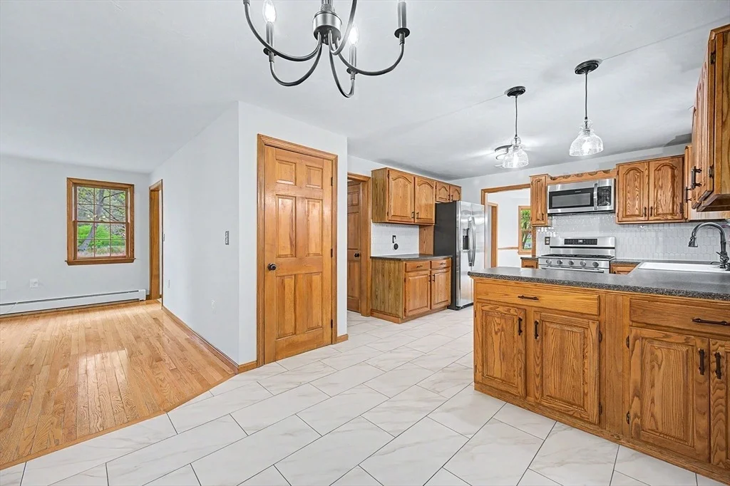 Photo of 8 Thomas Dr