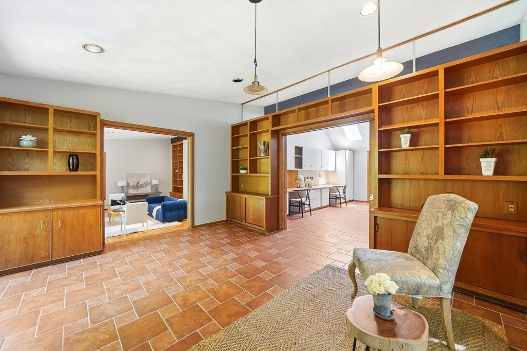 Photo of 6 Angier Rd