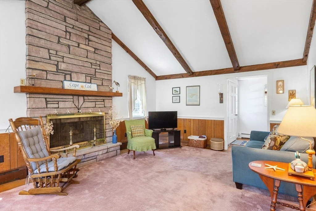 Photo of 1230 Massasoit Road