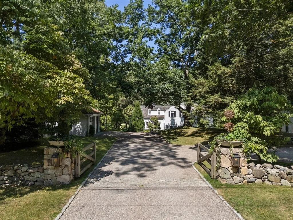 Photo of 157 Centre St