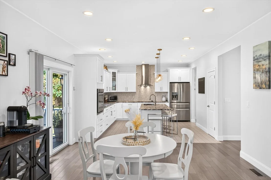 Photo of 537 Southwick Rd