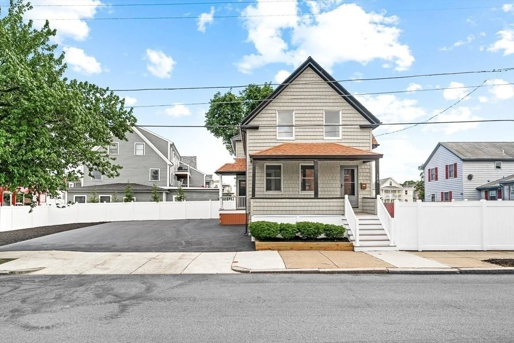 Photo of 100 Emerald St