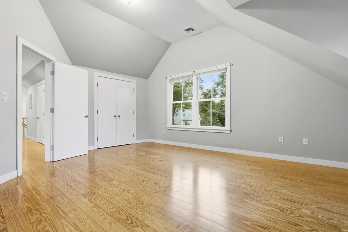Photo of 7 Locust Avenue