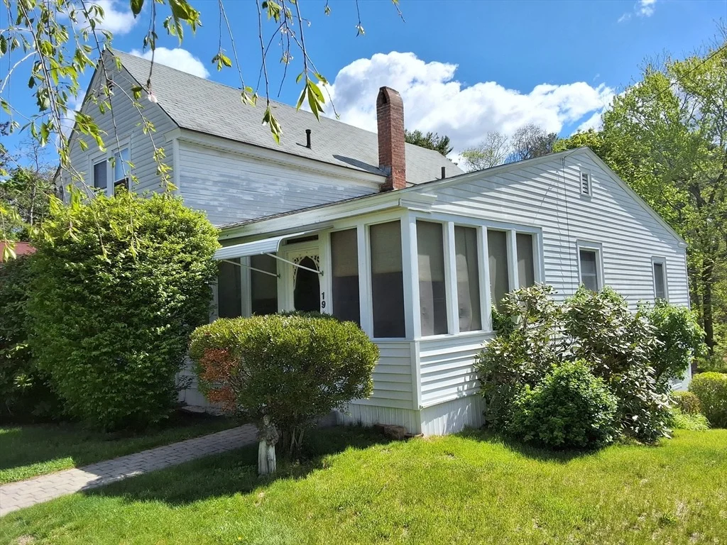 Photo of 19 Clinton St