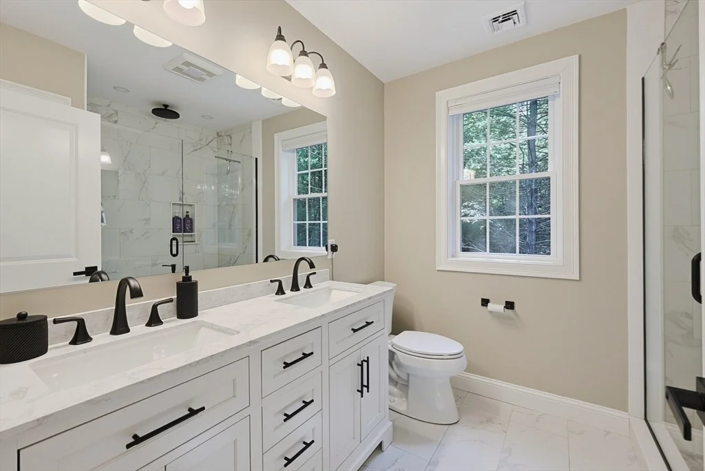 Photo of 74 King Philip Rd
