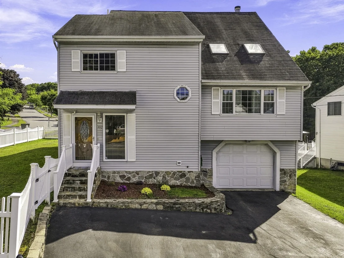 Photo of 102 Sunderland Rd