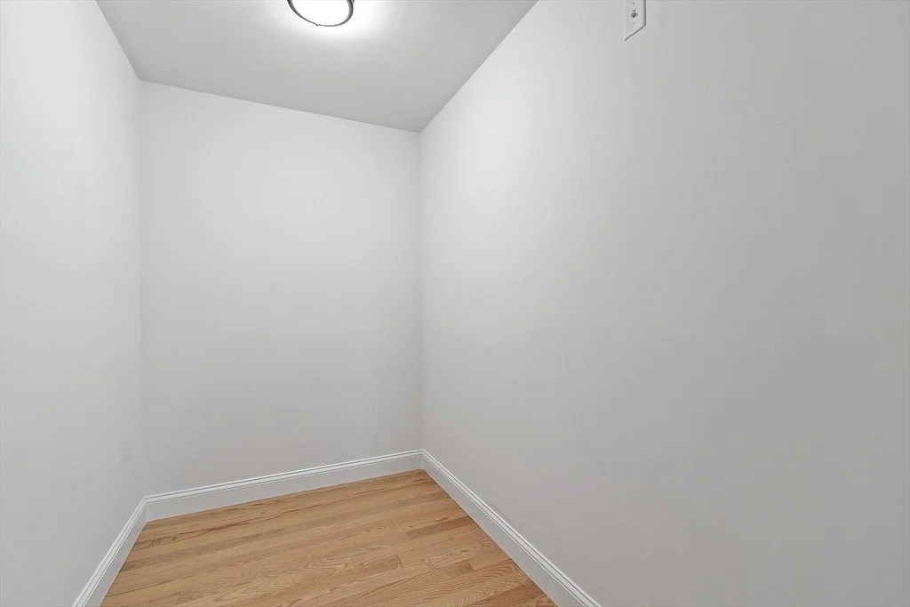 Photo of 383 Delano Rd