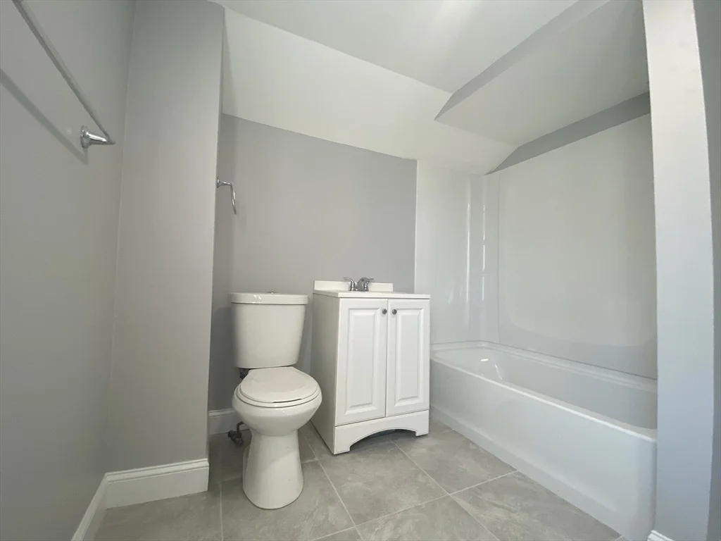 Photo of 986 N Eastern Ave