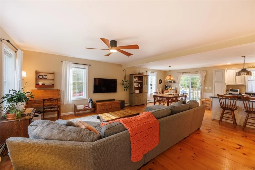 Photo of 15 Oak Dr