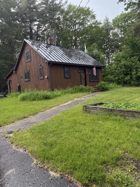 Photo of 203 Brooks Rd