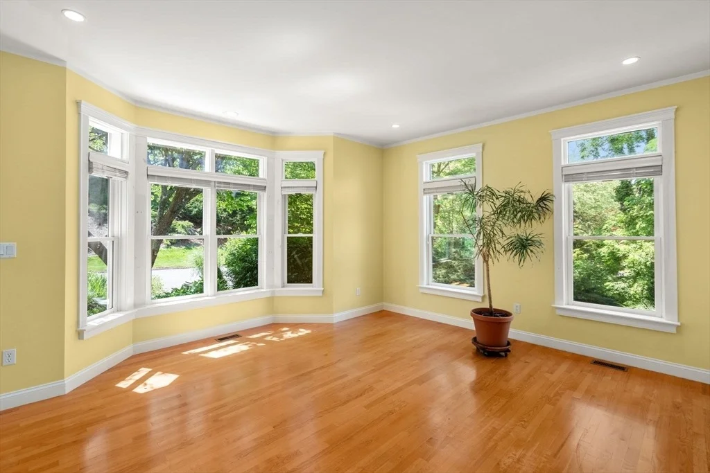 Photo of 15 Montclair Dr