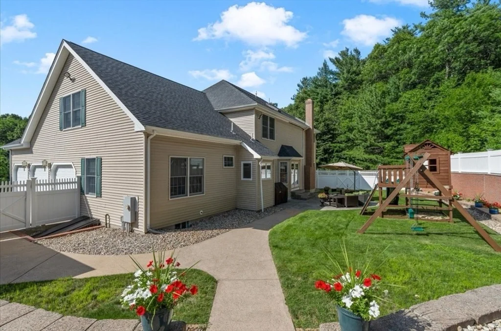 Photo of 256 Hillcrest Rd