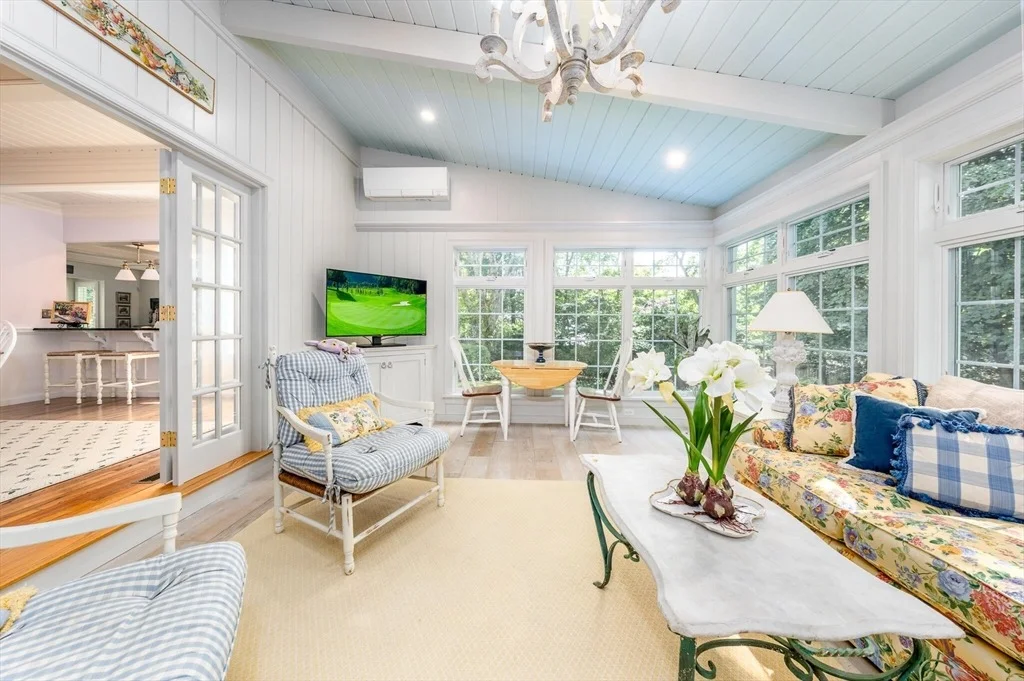 Photo of 15 Long Pond Cir