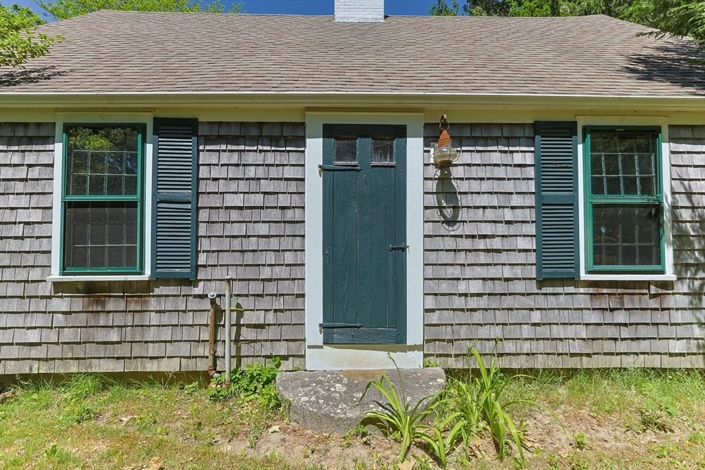 Photo of 417 Commerce Rd