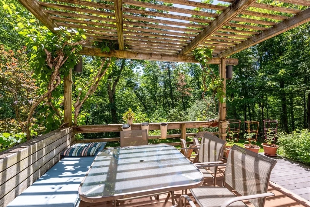 Photo of 71 Morgan Cir