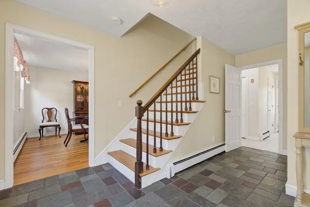 Photo of 16 Eastmount Road