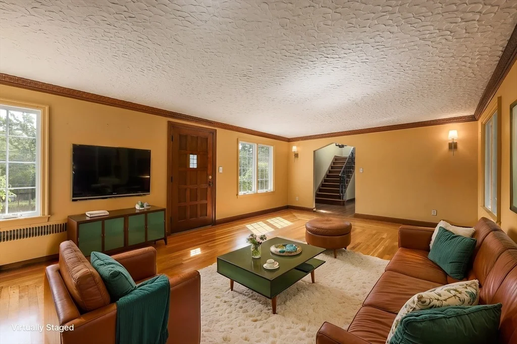 Photo of 6 Old Brook Dr