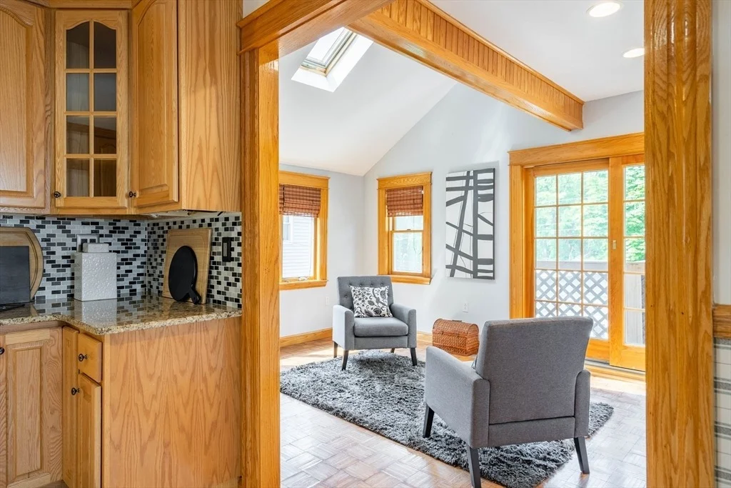 Photo of 204 Massasoit Rd
