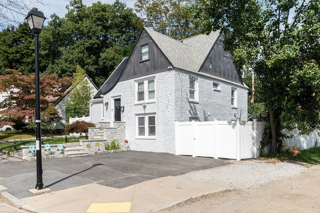 Photo of 16 Thayer Street