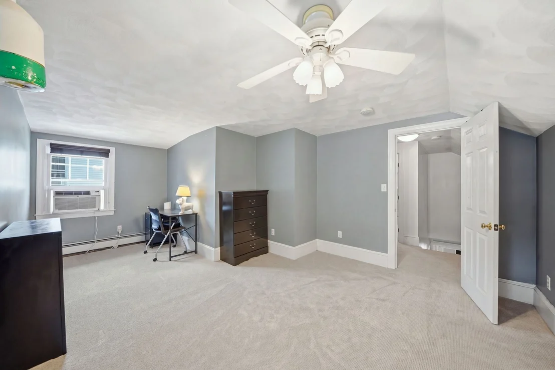 Photo of 196 Middlesex St