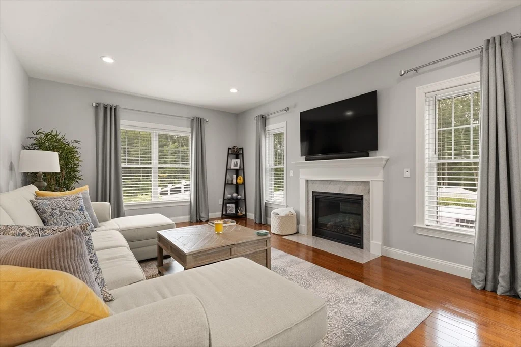 Photo of 10 Applewood Ln
