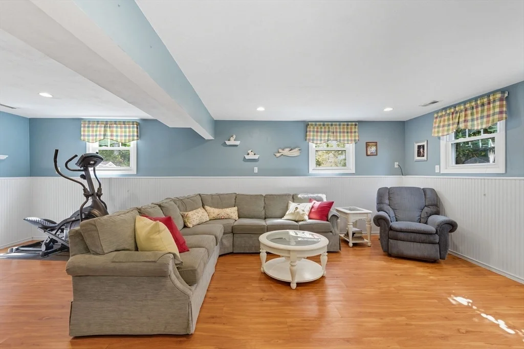 Photo of 3 Cushing Ln