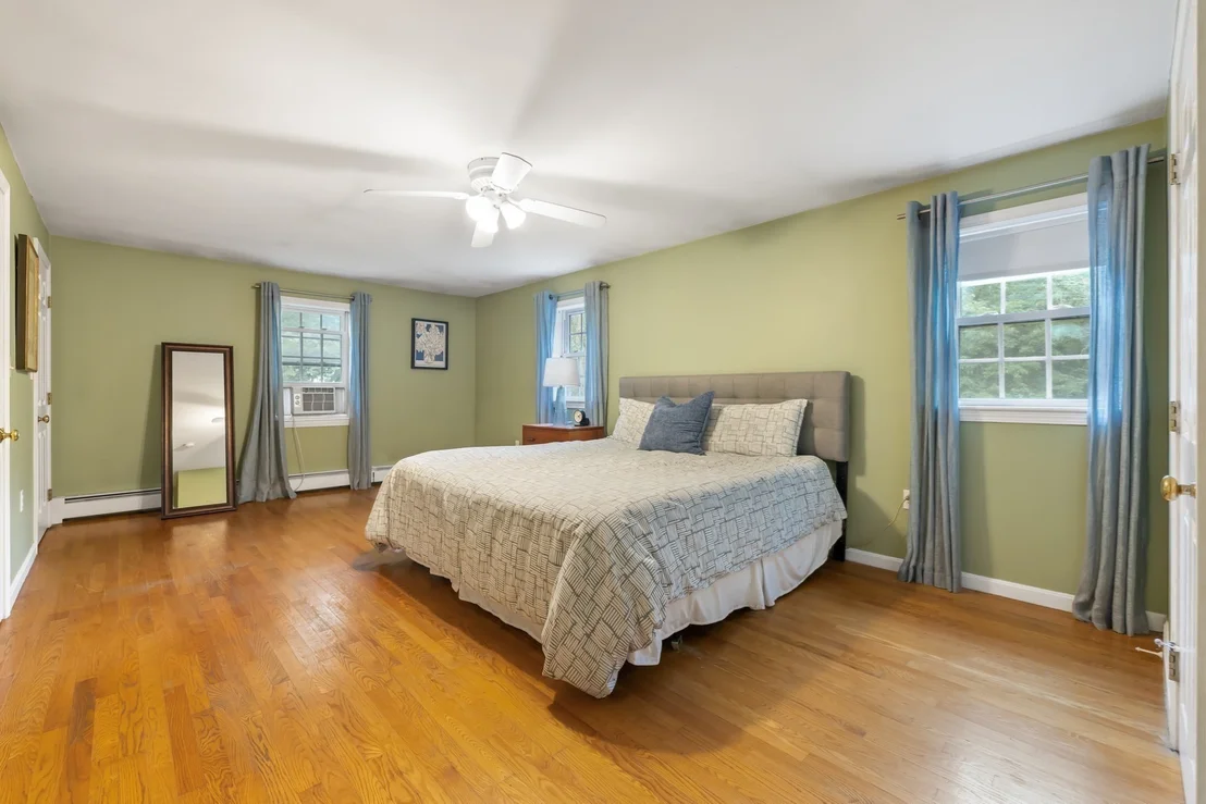 Photo of 23 Leach Ln
