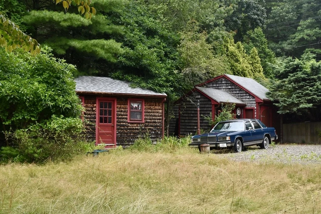 Photo of 1155 Main St