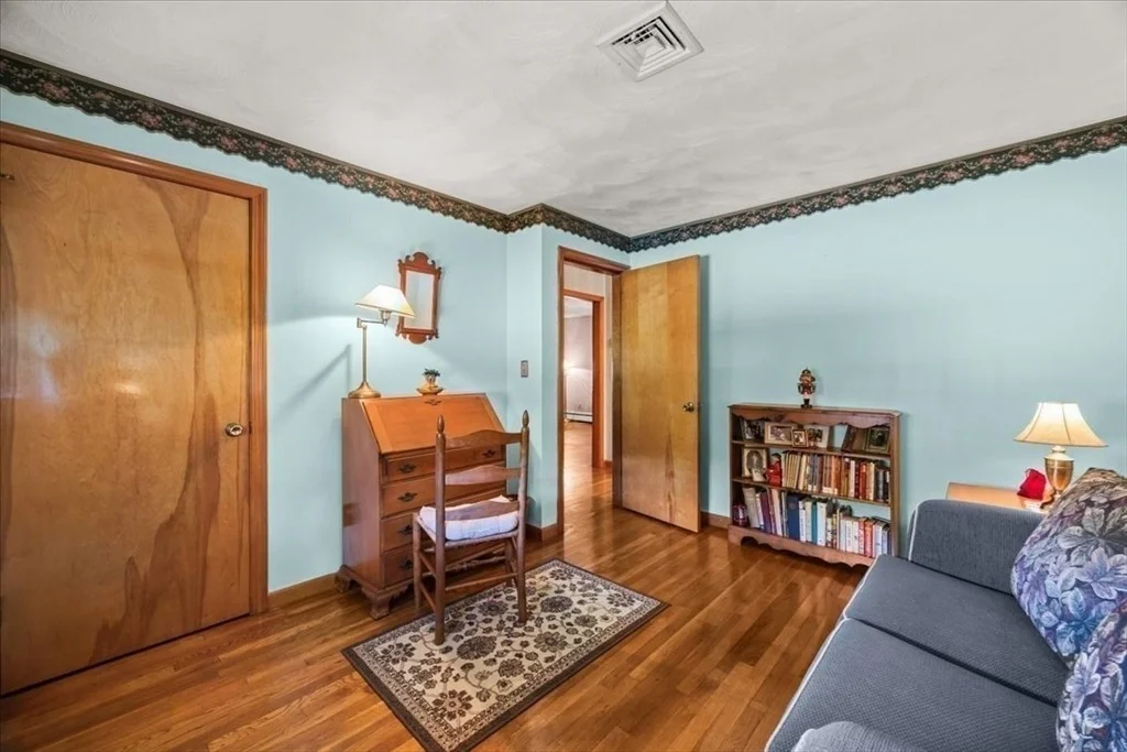 Photo of 32 Colonial Drive