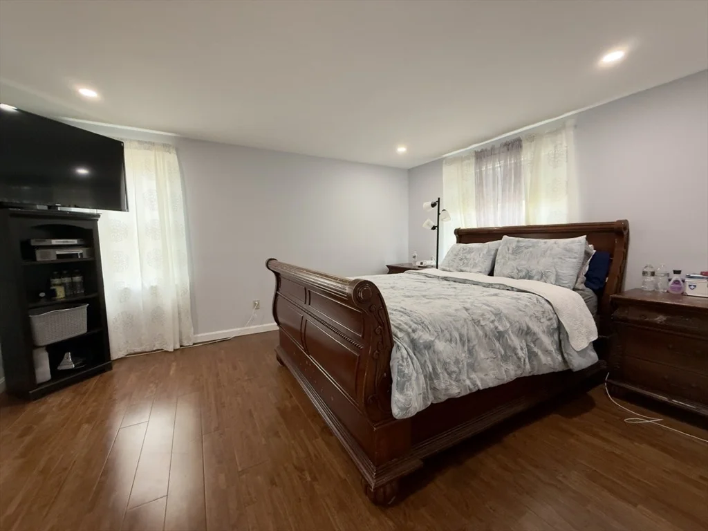 Photo of 184 Whitehall Way